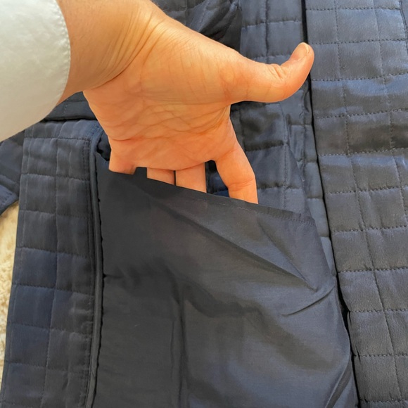 NWT Lunya Washable Silk Quilted Side Tie Jacket in Navy Size Medium - Picture 12 of 13